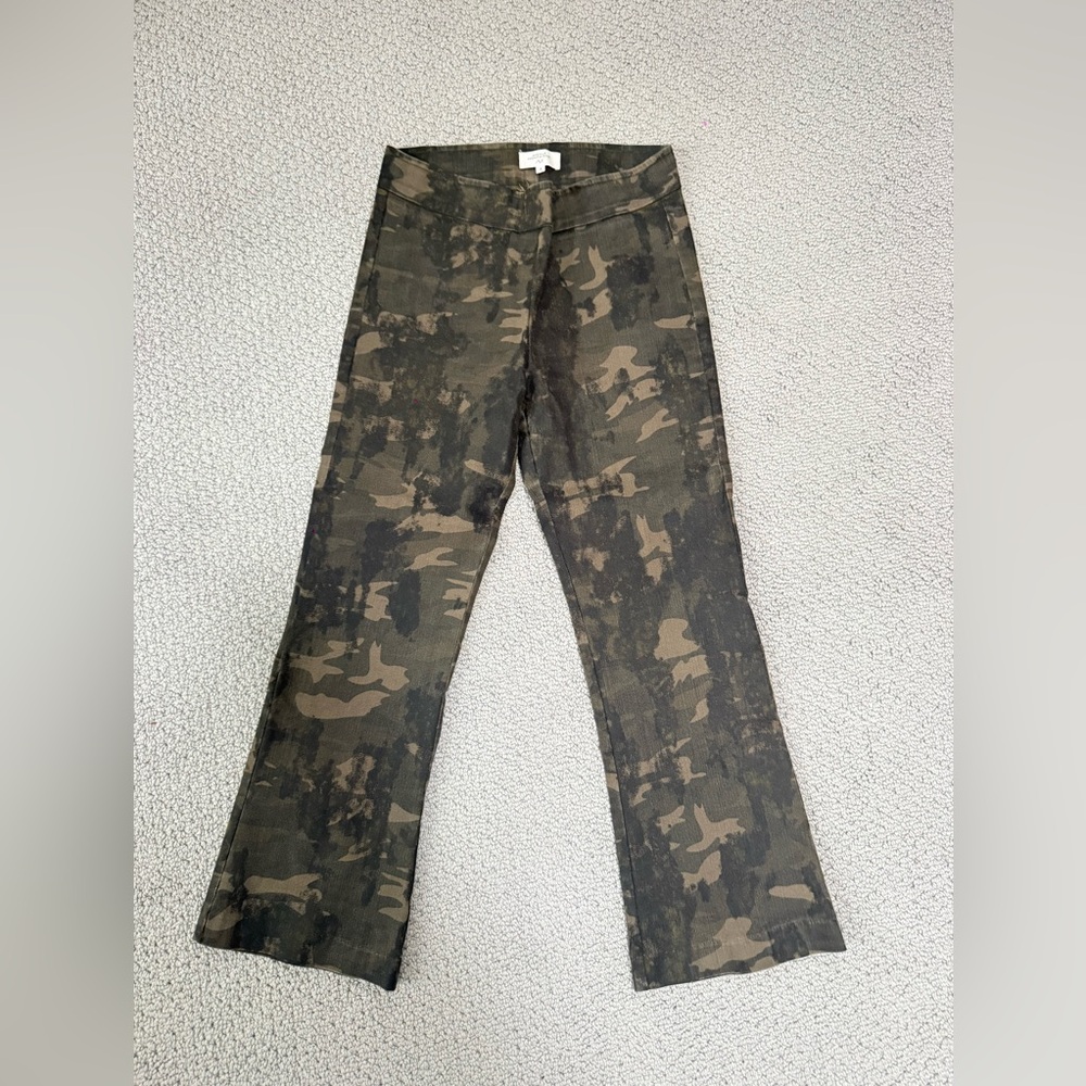 Avenue Montaigne Women’s Camouflage Flare Jeans